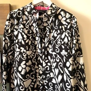 Large Jones New York black and white button up blouse